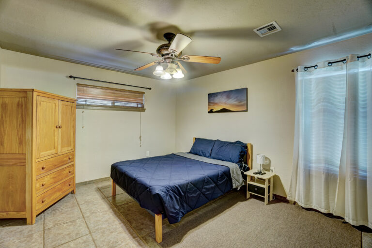 mountain inn bedroom