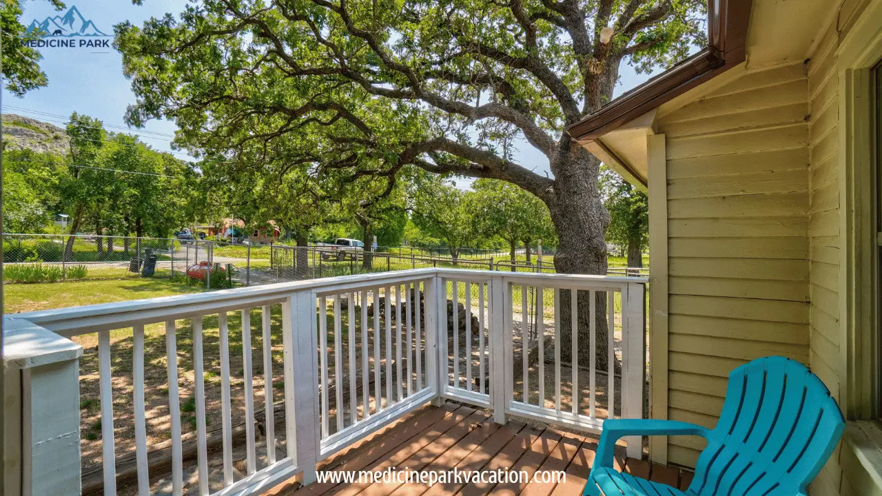 tosan's cottage medicine park side view